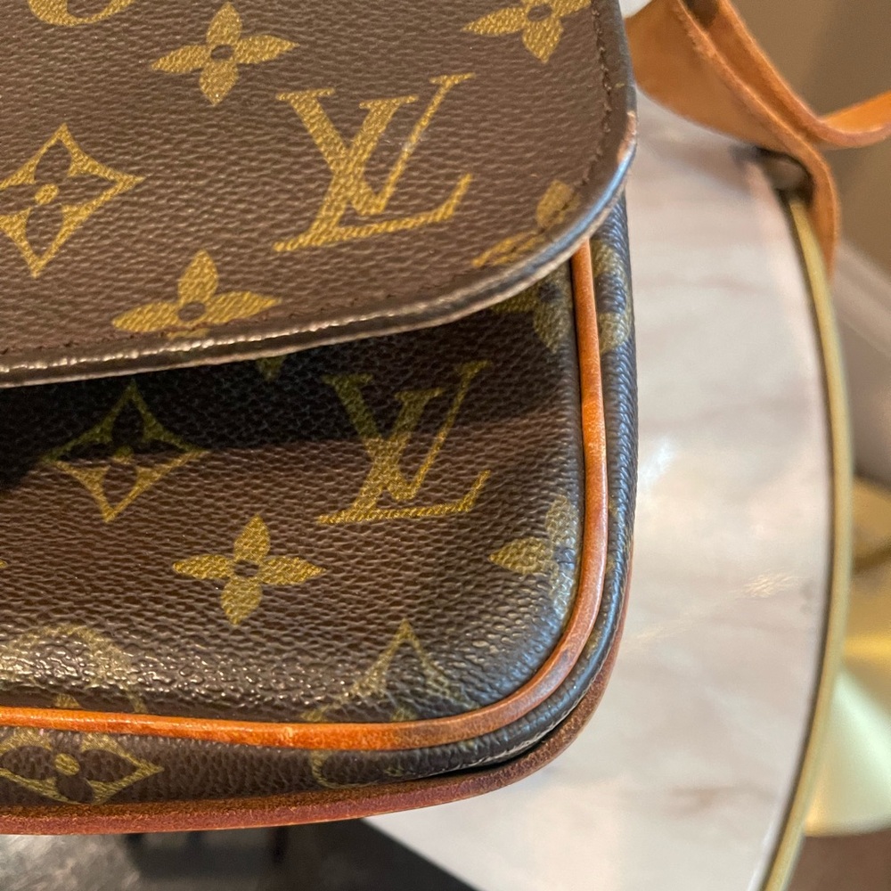 GUC LOUIS VUITTON Cartouchiere Monogram Shoulder Handbag - Picture 5 of 10